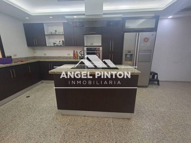 #10249 - CASA para Alquiler en Maracaibo - V - 1