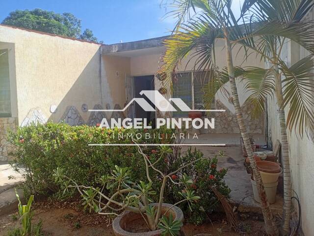 #10250 - CONJUNTO CERRADO para Venta en Maracaibo - V - 1