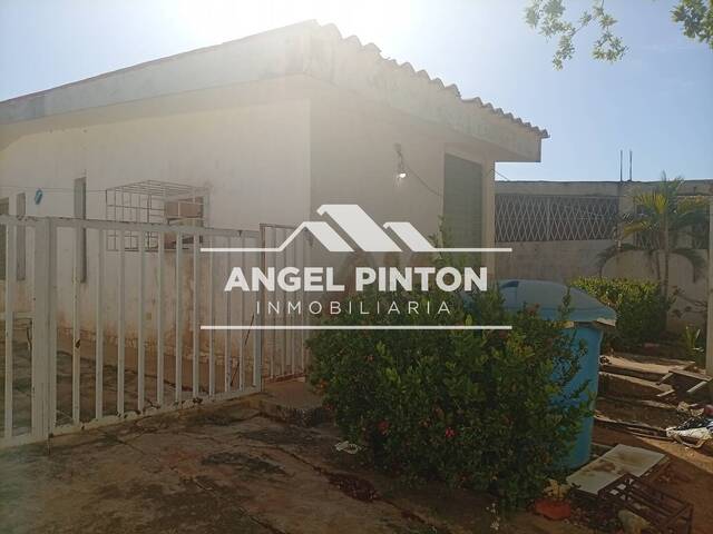 #10250 - CONJUNTO CERRADO para Venta en Maracaibo - V - 2