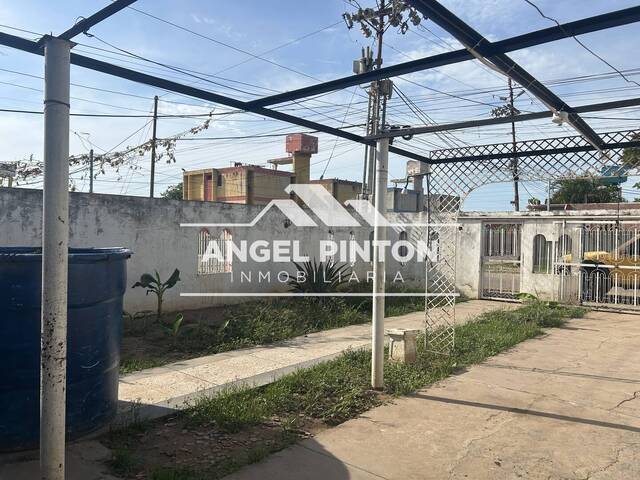 #10262 - CASA COMERCIAL para Venta en Maracaibo - V - 3