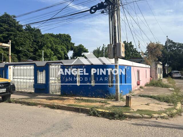 #10262 - CASA COMERCIAL para Venta en Maracaibo - V - 2