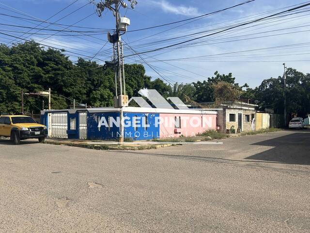 #10262 - CASA COMERCIAL para Venta en Maracaibo - V - 1