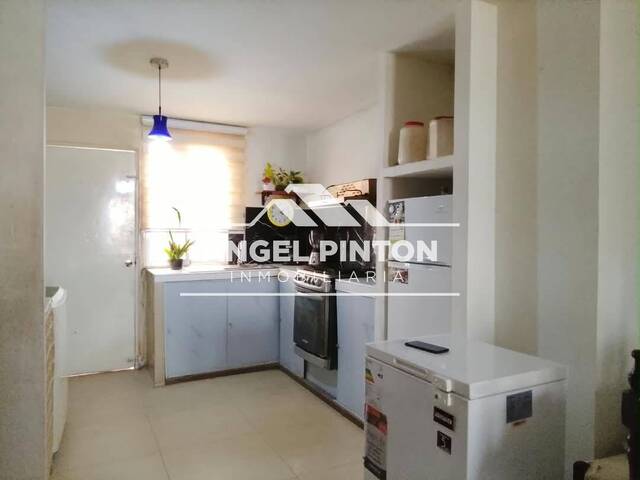 #10302 - CONJUNTO CERRADO para Venta en Maracaibo - V - 2
