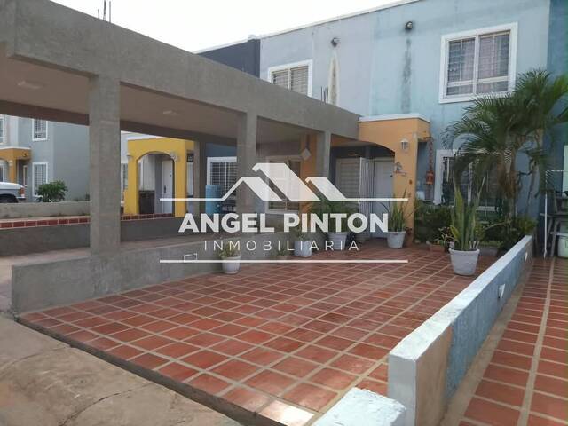 #10302 - CONJUNTO CERRADO para Venta en Maracaibo - V - 1