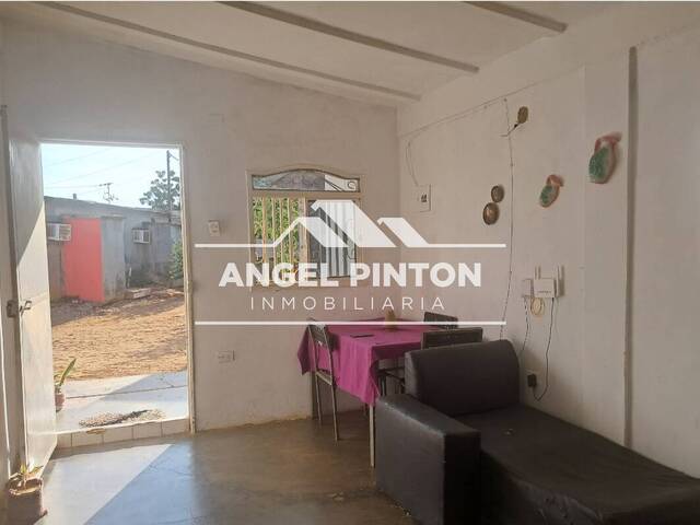 #10318 - CASA para Venta en Maracaibo - V - 2