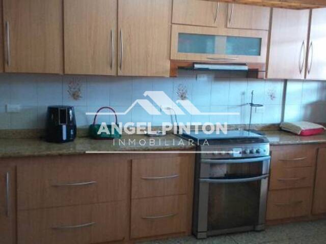 #904 - CASA para Venta en Maracaibo - V