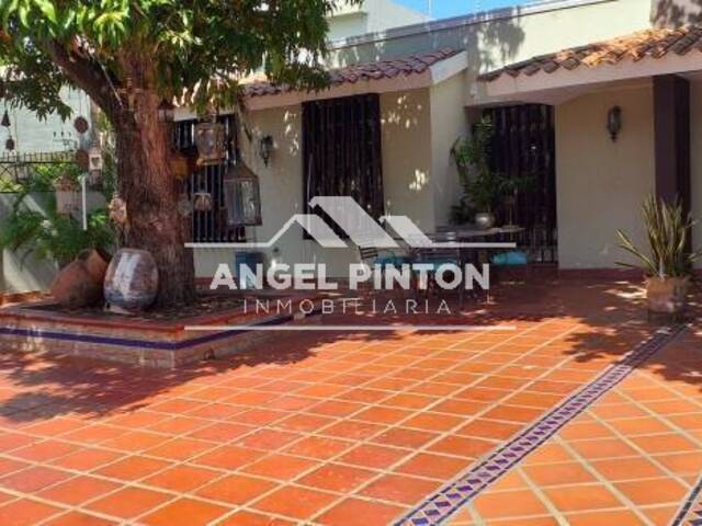 #904 - CASA para Venta en Maracaibo - V