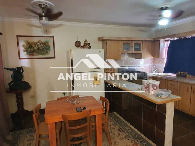 #9077 - CONJUNTO CERRADO para Venta en Maracaibo - V - 2